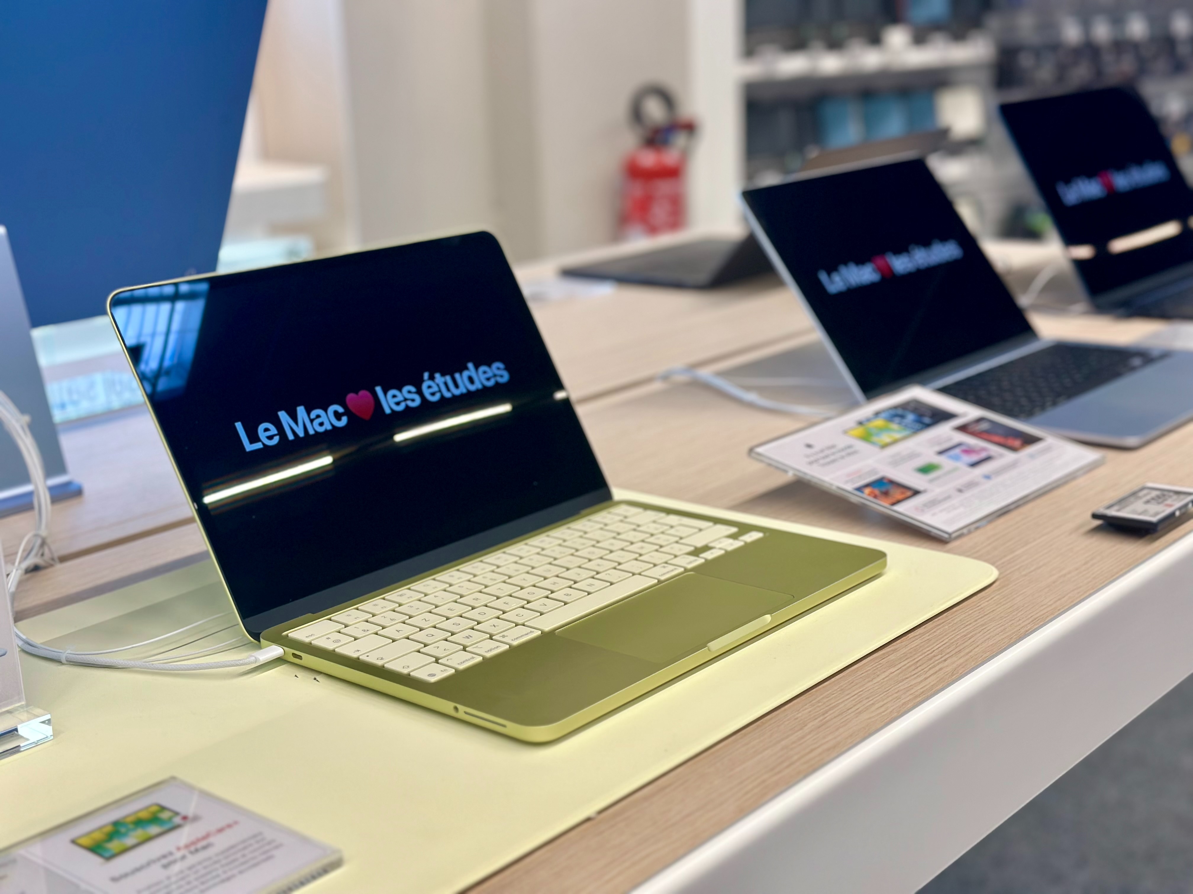 Macbook Neo dans votre magasin Boulanger sarcelles