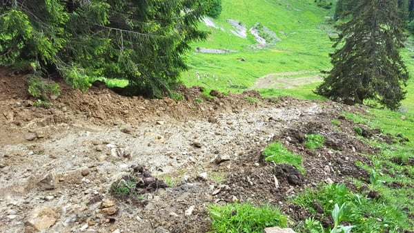 Expertise des dégâts, éboulement de terrain.