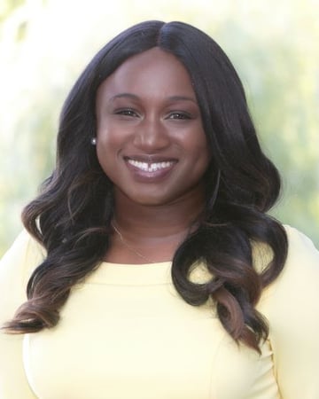 Photo of Lola Adeyemo, MA