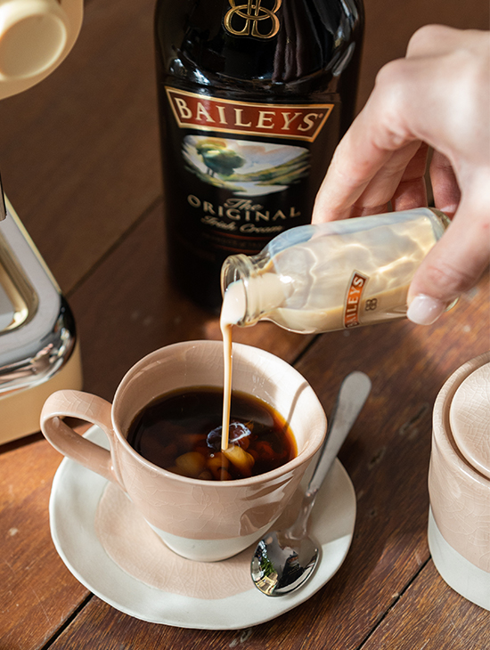 Receta de Cafe caliente con Baileys | Baileys ES