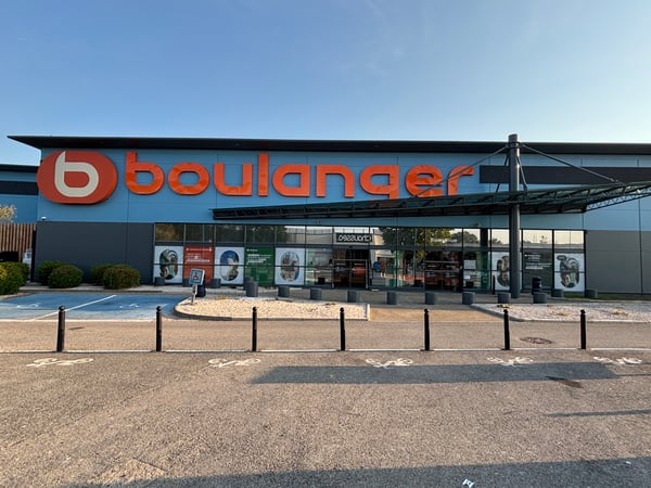 Façade du magasin Boulanger Cannes-Mandelieu