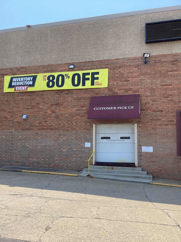 St Paul Slumberland Furniture Clearance Center customer pickup