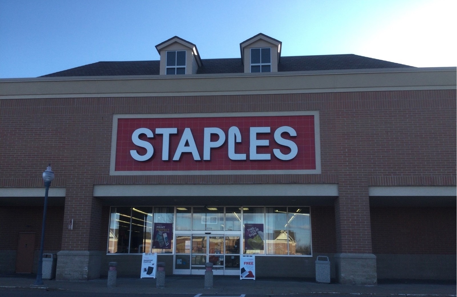 Nearest staples shop