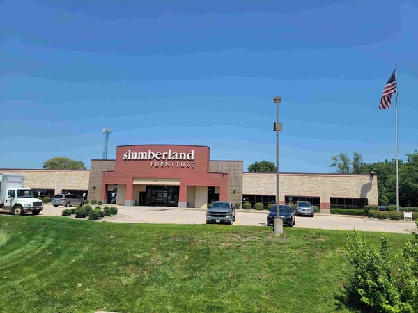 Des Moines Slumberland Furniture exterior