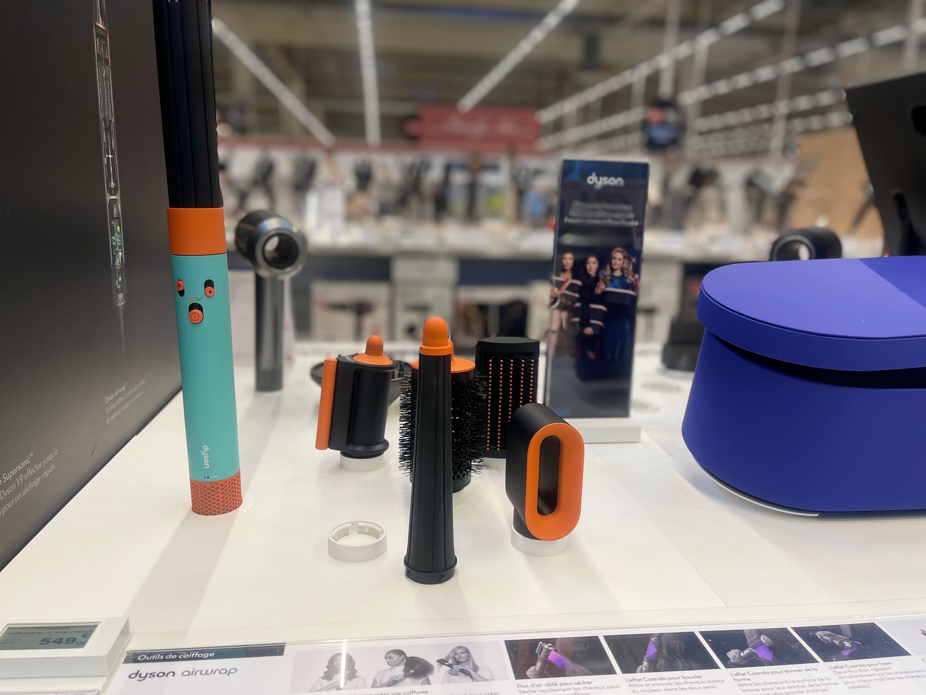 table coiffure dyson nouvel airwrap chez boulanger nantes atlantis saint-herblain
