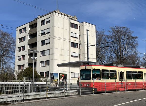 Trichtenhauser Strasse 2 gleich bei der Station 'Spital Zollikerberg'