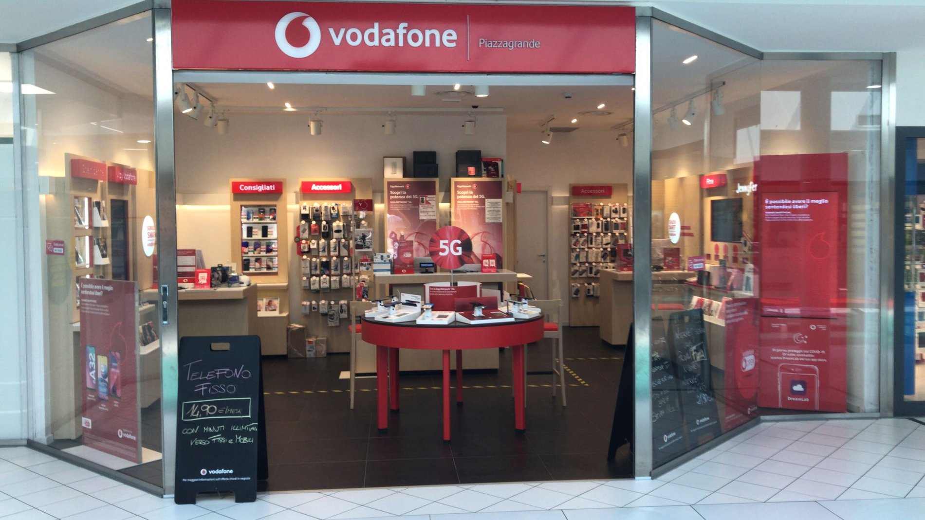 Vodafone Store | Piazzagrande