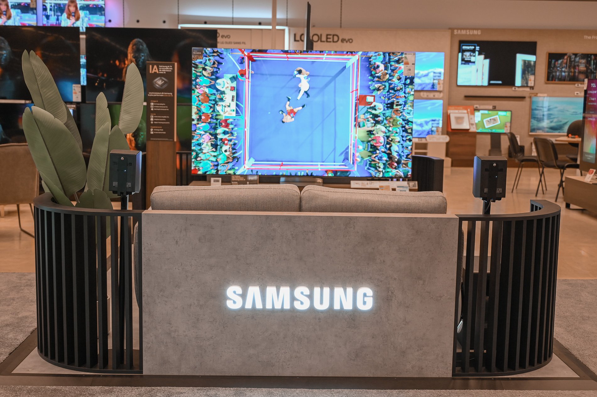 Salon Samsung TV QLED 8K Boulanger Toulon - La Garde