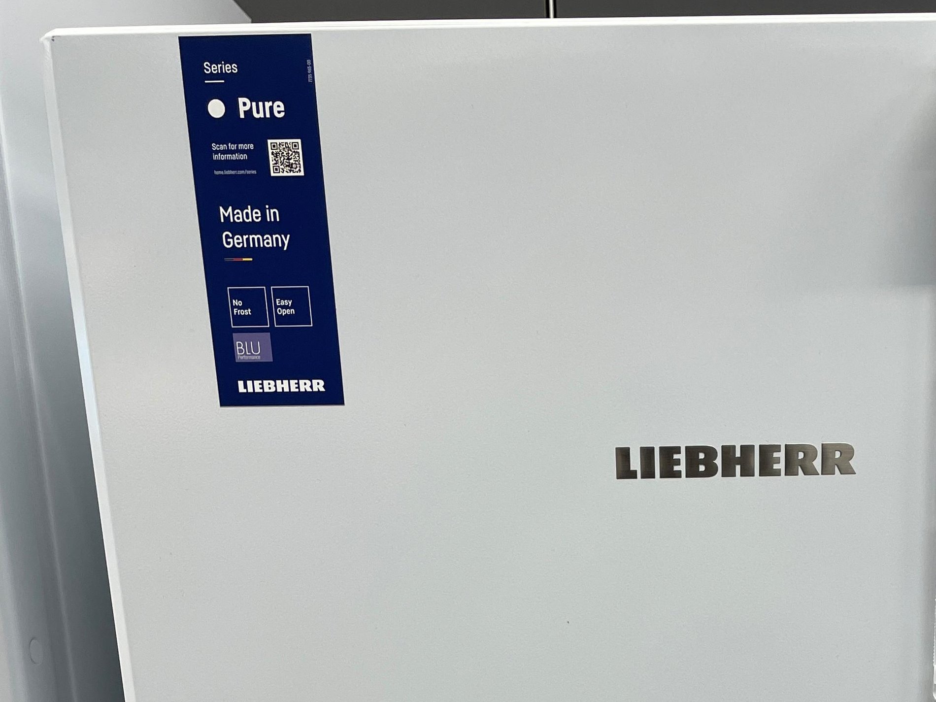 Congélateur armoire blanche de la marque Liebherr de votre magasin Boulanger Bourg-en-Bresse