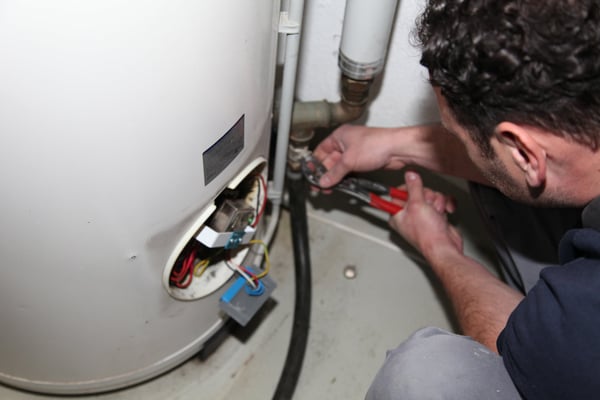 Service Boiler und Entkalkungen