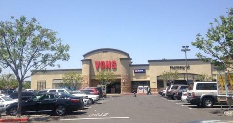 Vons Store Front Picture at 3461 W 3rd St in Los Angeles CA