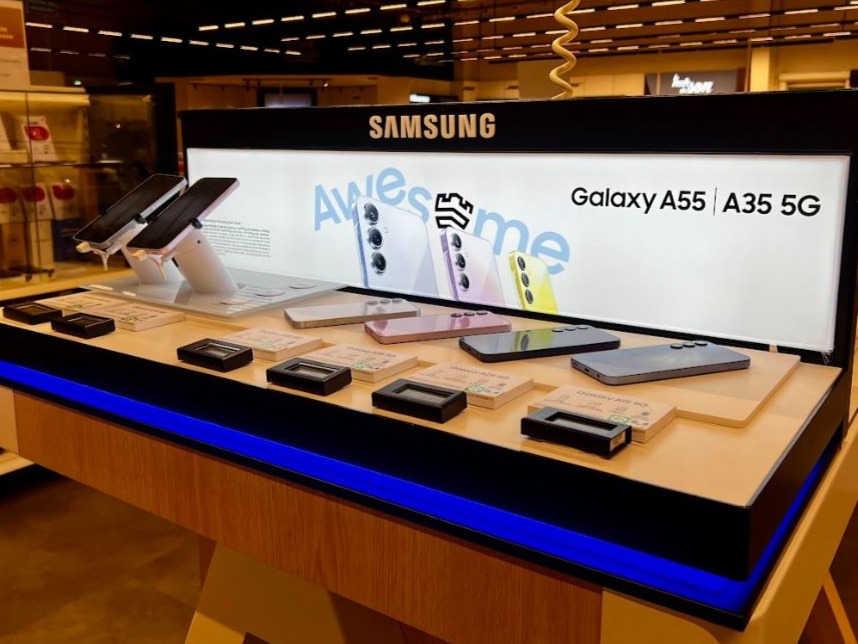 Présentoir Samsung Galaxy A - Boulanger Pontaul-Combault