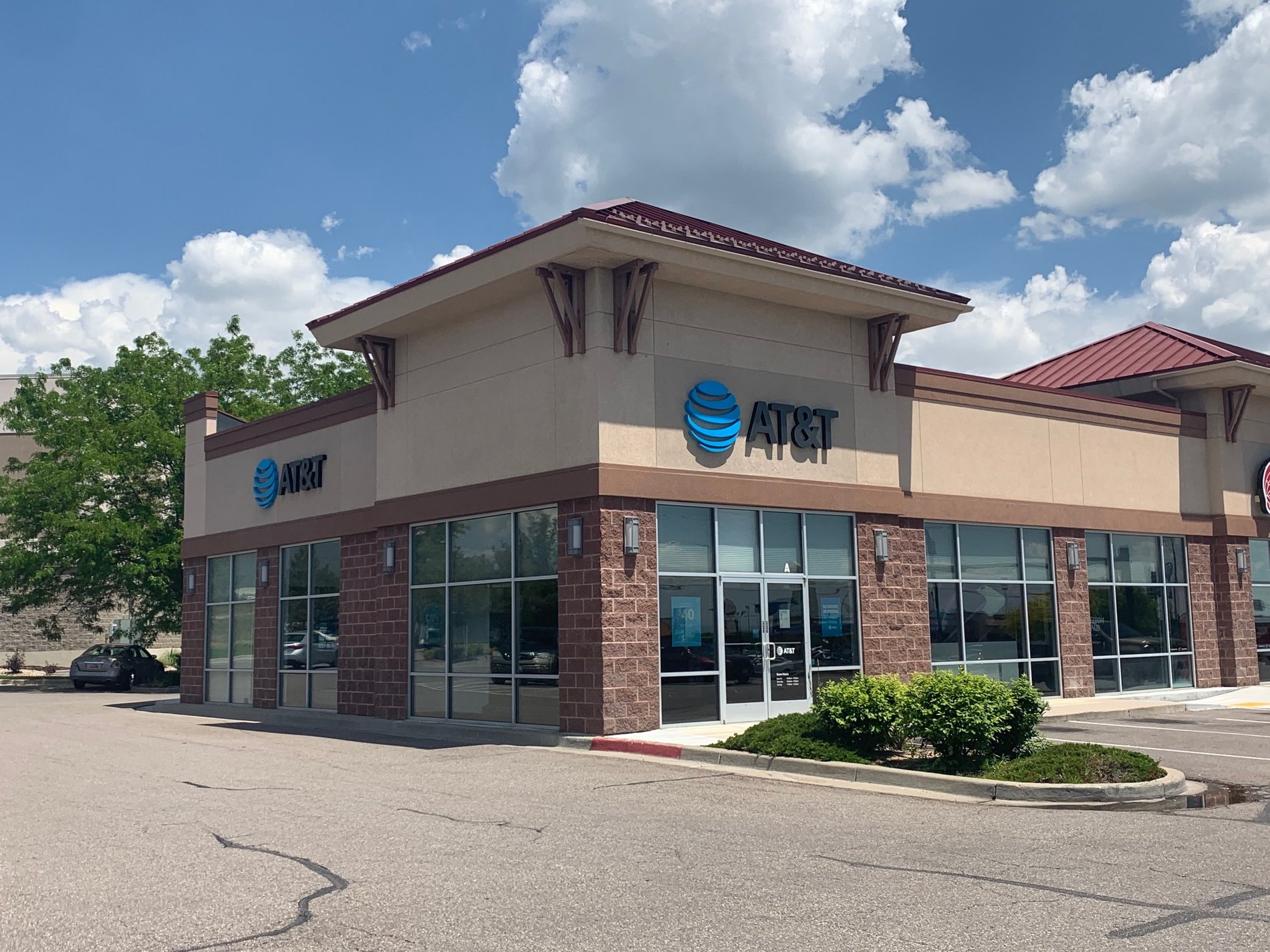 Layton Crossing North Store Apple iPhone 12 and Samsung Devices