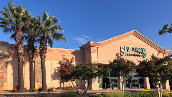 The front entrance of Sportsman's Warehouse in Fairfield