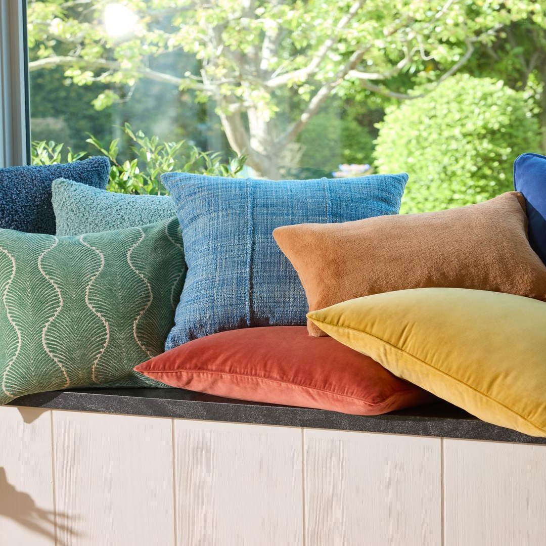 D&eacute;cor & Pillows