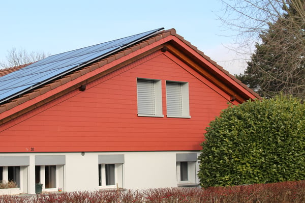 Dach- und Fassadensanierung inkl. Wärmedämmung und Photovoltaikanlage
