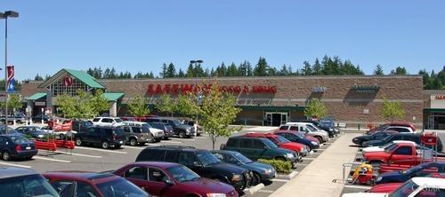 Safeway Store Front Picture at 26916 Maple Valley in Maple Valley WA