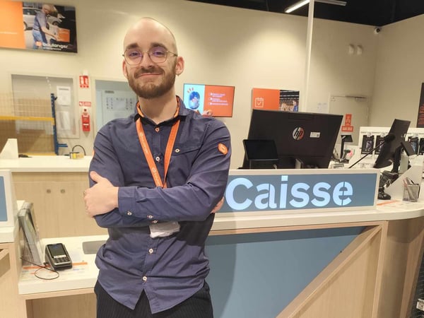 théo conseiller service client