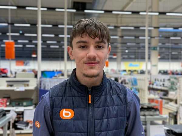 Antoine vendeur confort dans votre magasin Boulanger St-Quentin Fayet