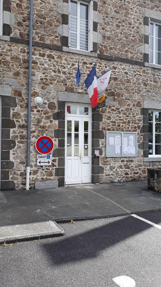 Photo du point La Poste Agence Communale SERANDON Mairie