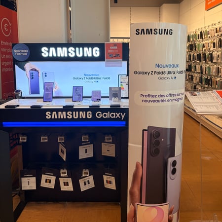 Découvrez les nouveautés Samsung chez Boulanger Saint-Égrève !

Les dernières innovations Samsung sont arrivées dans votre magasin Boulanger Saint-Égrève !

Venez découvrir les nouveaux Galaxy Fold8 Ultra et Galaxy Fold8, des smartphones pliants conçus pour offrir une expérience exceptionnelle. Profitez d'un grand écran immersif, de performances de pointe, d'un appareil photo nouvelle génération et de fonctionnalités d'intelligence artificielle qui facilitent votre quotidien.

C'est également le moment de découvrir les nouvelles montres connectées Samsung Galaxy Watch. Plus élégantes, plus intelligentes et encore plus performantes, elles vous accompagnent dans votre activité sportive, votre suivi santé et votre vie de tous les jours.

Nos conseillers sont à votre disposition pour vous présenter ces nouveautés, répondre à vos questions et vous aider à choisir le produit le mieux adapté à vos besoins.

Rendez-vous dès maintenant dans votre magasin Boulanger Saint-Égrève pour tester les dernières innovations Samsung !
