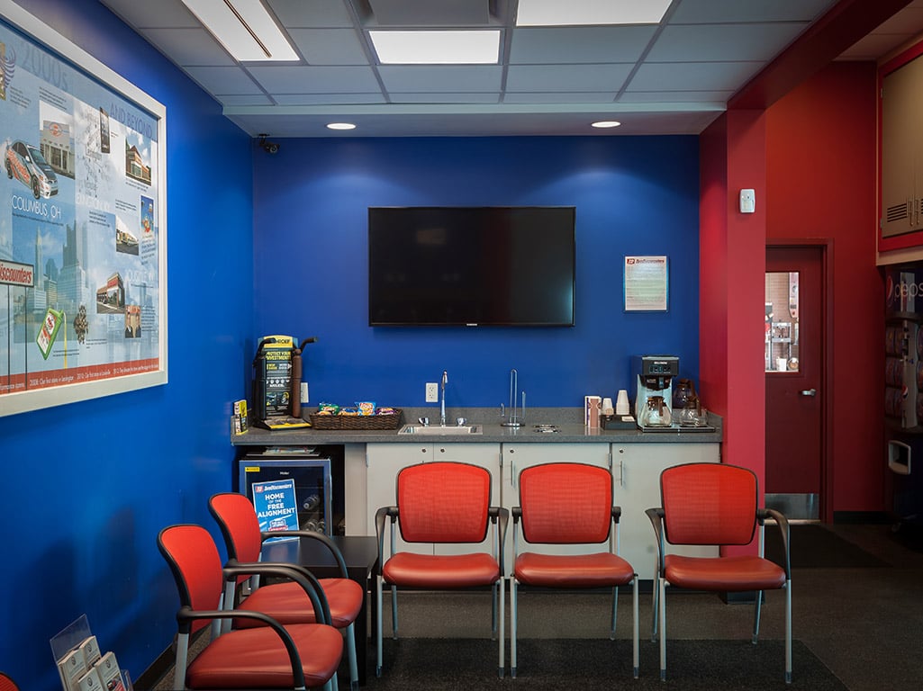 Tire Discounters Colerain II tires, alignment, brakes, autoglass in