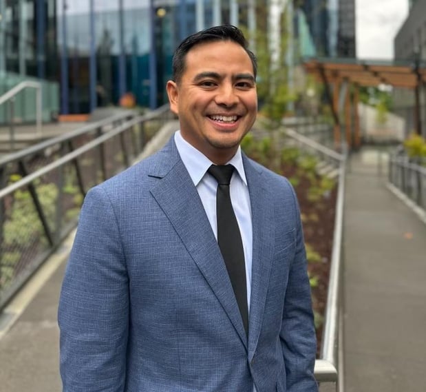 Carousel Associate Image