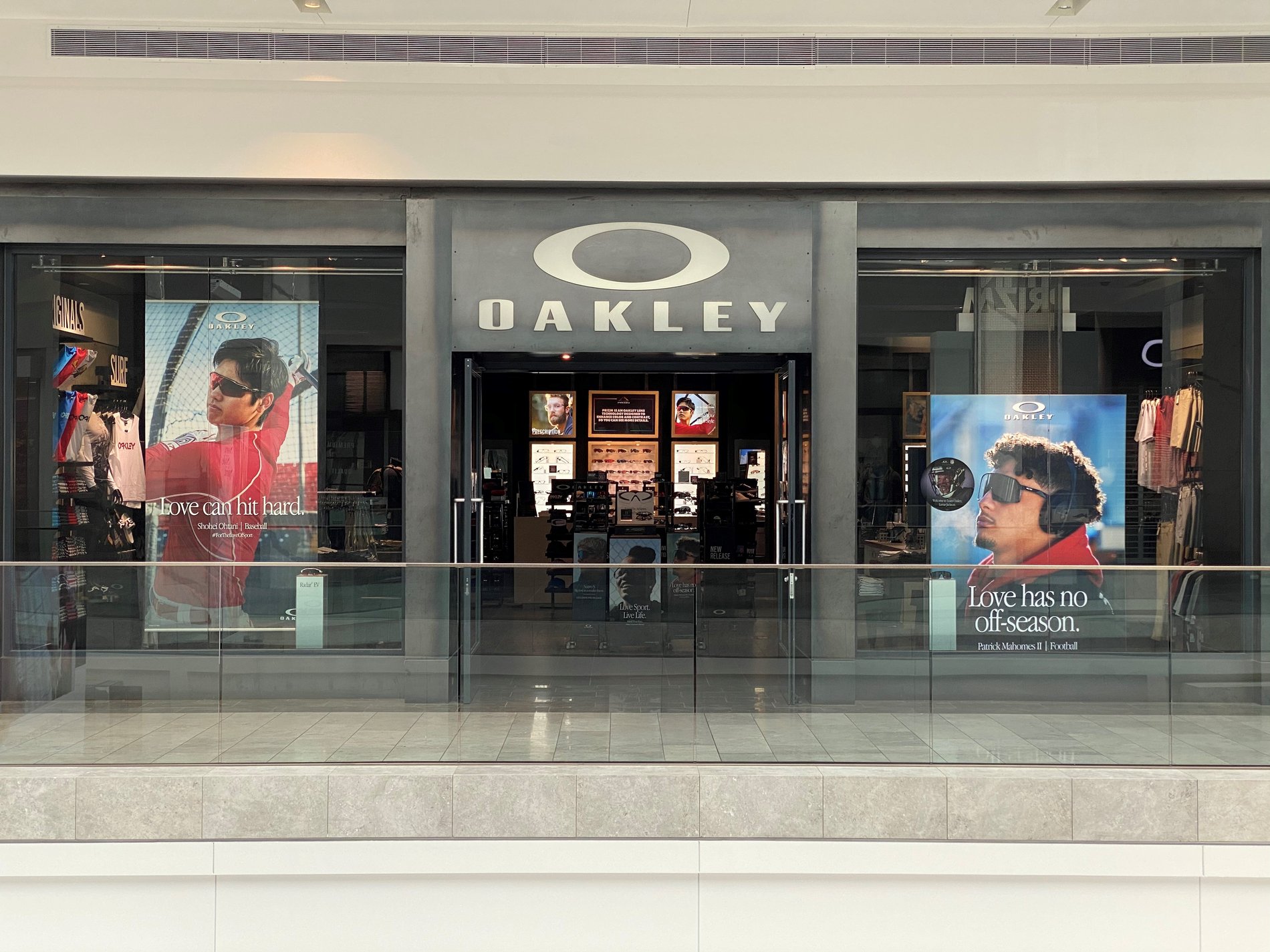 oakley sunglasses store near me