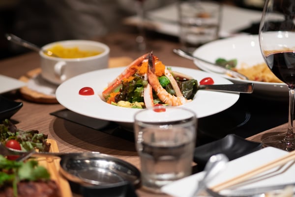 レストランのディナー