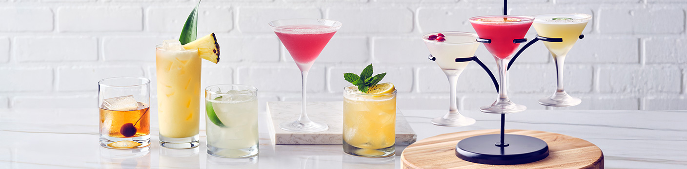 NEW Social Hour! Every. Single. Day.