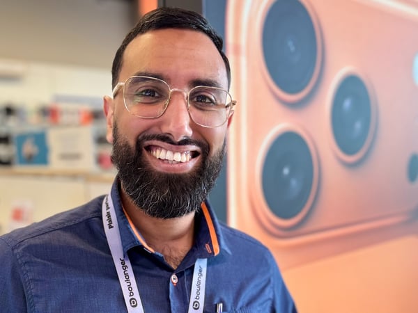 Ayman fait parti de la Team Boulanger Bourg-en-Bresse depuis Juin 2025.  Notre Apple champion est incollable sur les connaissances de la marque.
Il accompagne et conseille les clients en fonction de leurs besoins par la qualité de sa relation et par ses conseils d’usage. Ses Forces sont son sens de l'accueil et sa disponibilité.