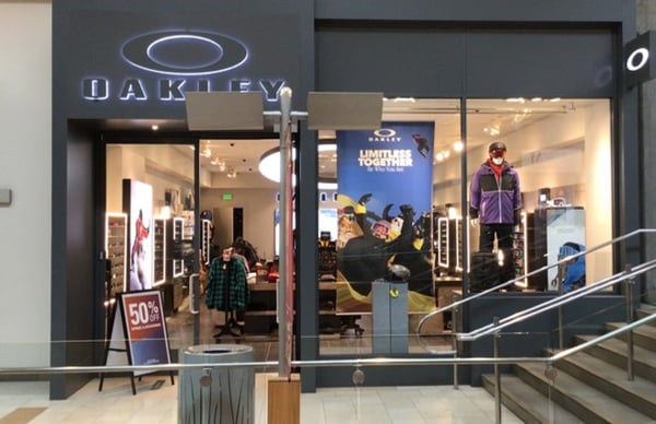 Closest oakley store to sale me