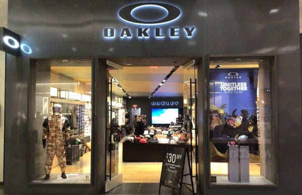 Oakley store shop la cantera