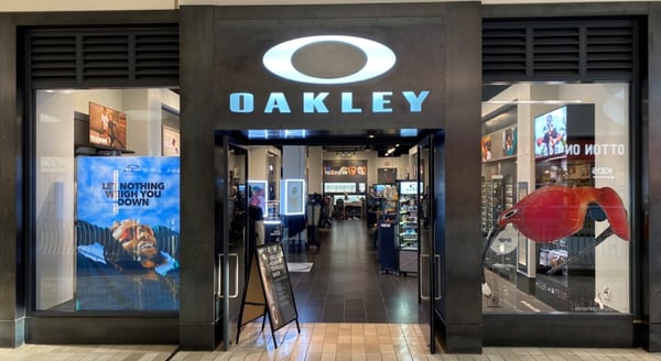 Oakley Store 7867 Tysons Corner Ctr McLean VA Men s and Women s Sunglasses Goggles Apparel