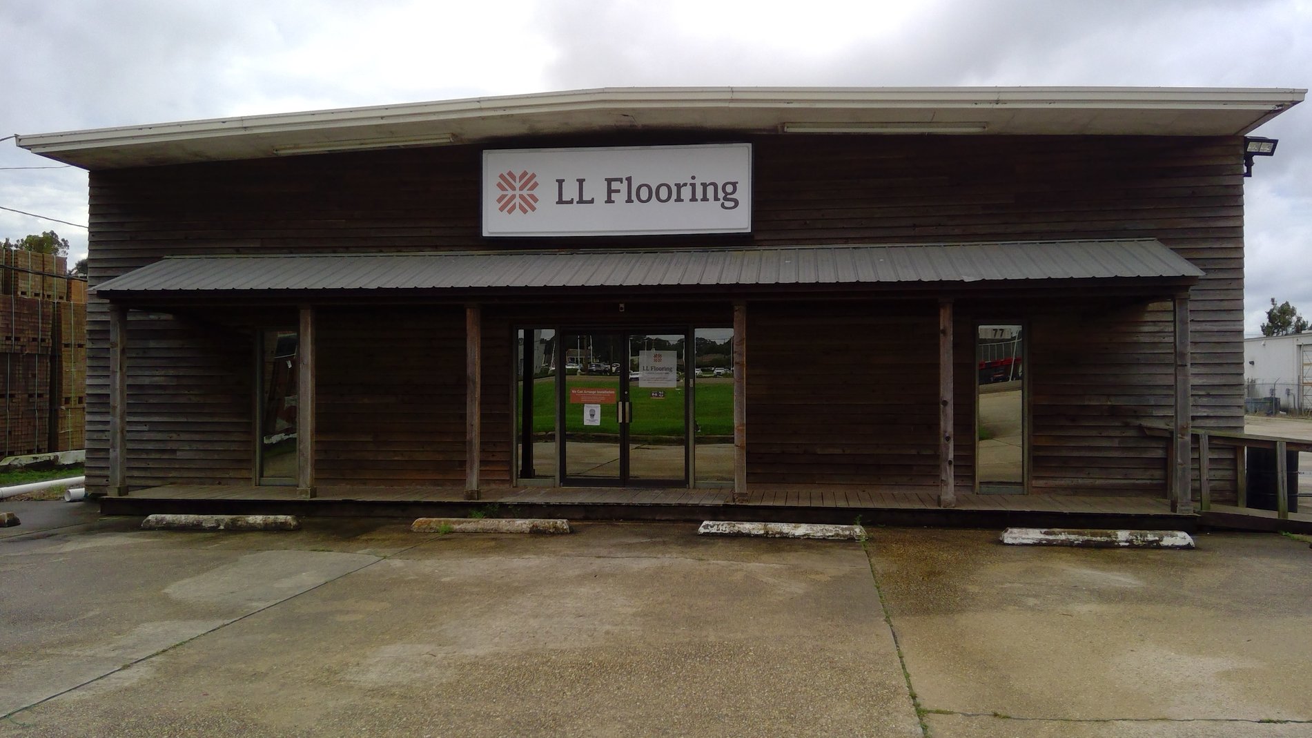LL Flooring 1073 Baton Rouge 11770 Airline Highway