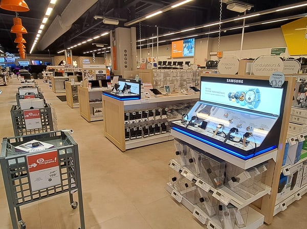 Tablette et montre connectée à Boulanger Publier-Thonon.