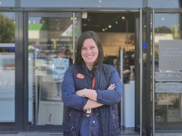Je suis Justine, la nouvelle responsable du magasin Boulanger de Merlimont ! Maman poule, fan de course à pied et toujours en mouvement, je veux insuffler une belle énergie à notre équipe. Mon objectif : faire du magasin un lieu chaleureux et convivial. Je crois au travail d’équipe, à l’écoute et à la bonne humeur. Ravie de traverser cette aventure avec vous. Au plaisir de vous rencontrer en magasin ! 😊
Justine