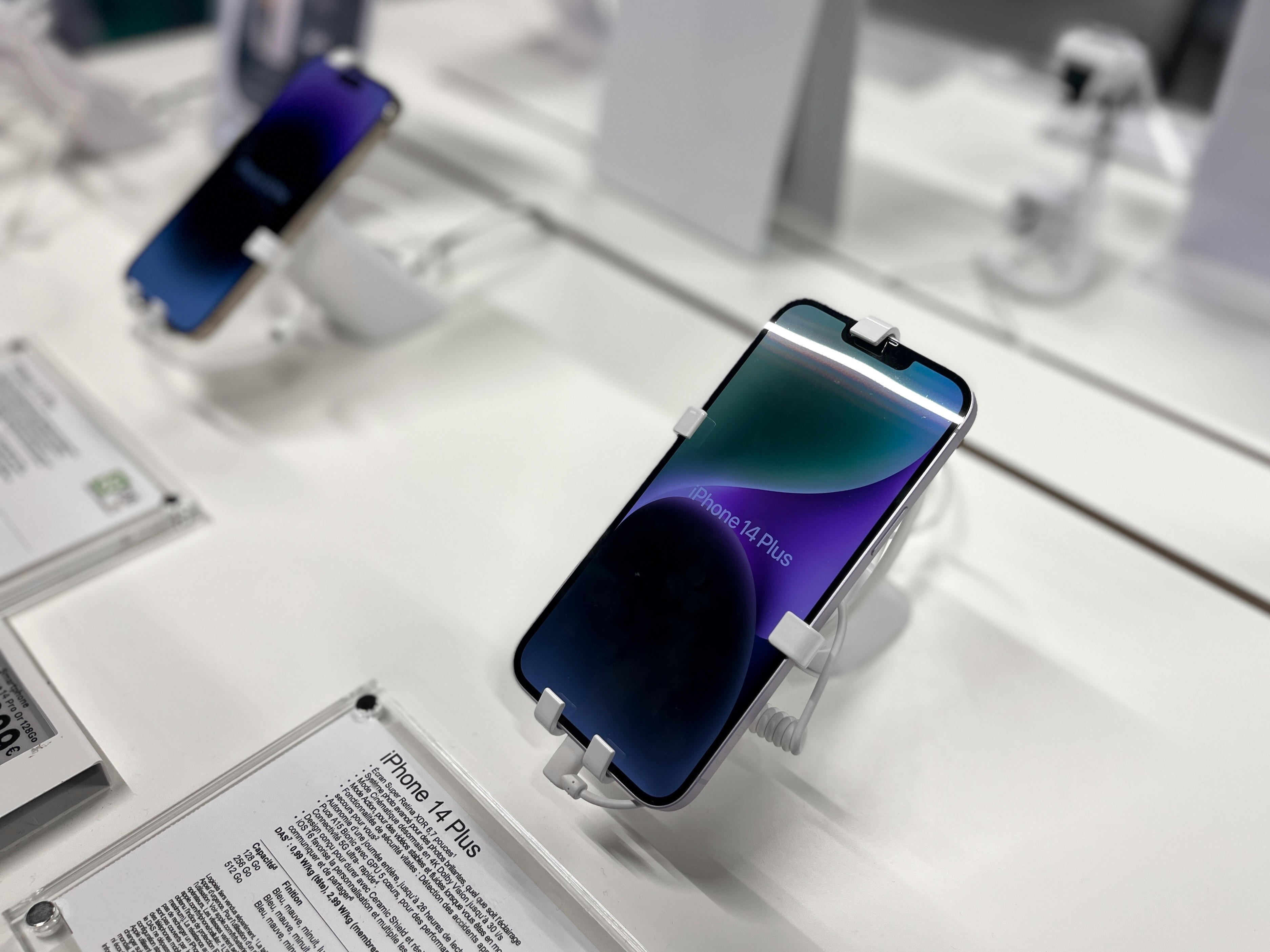 Iphone au sein du magasin Boulanger Aix-en-Provence proche de Puyricard, Venelles, Pertuis et Eguilles