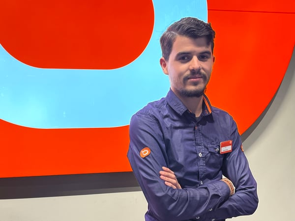 Ryan, assistant manager caisse et SAV au magasin  Boulanger Aix en Provence