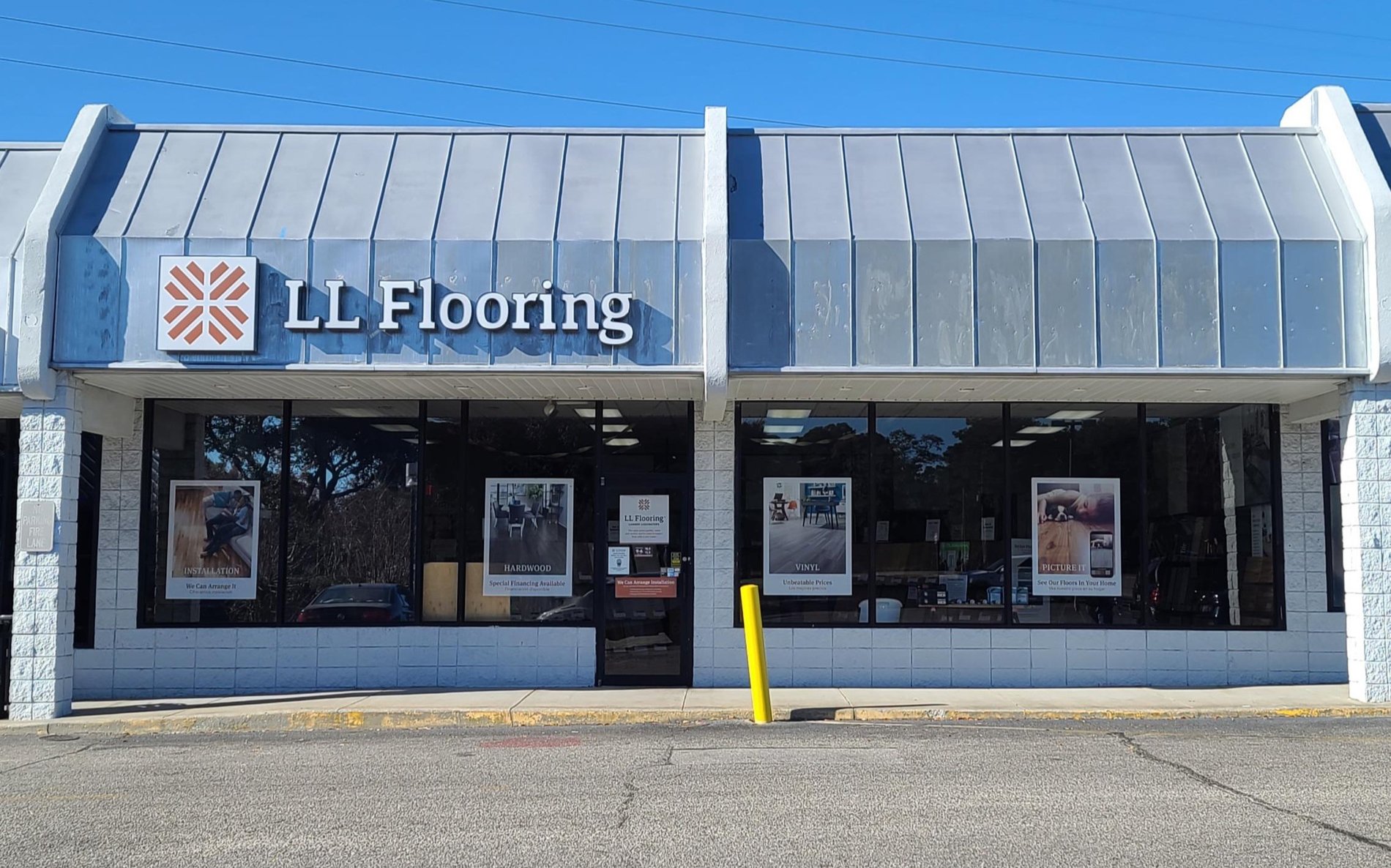 LL Flooring #1381 Murrells Inlet | 3338 US 17 Bus | Storefront