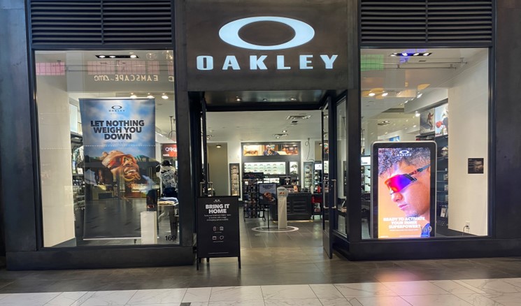 What are Oakley Vault locations?