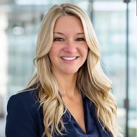 Photo of Holly W. Duthie