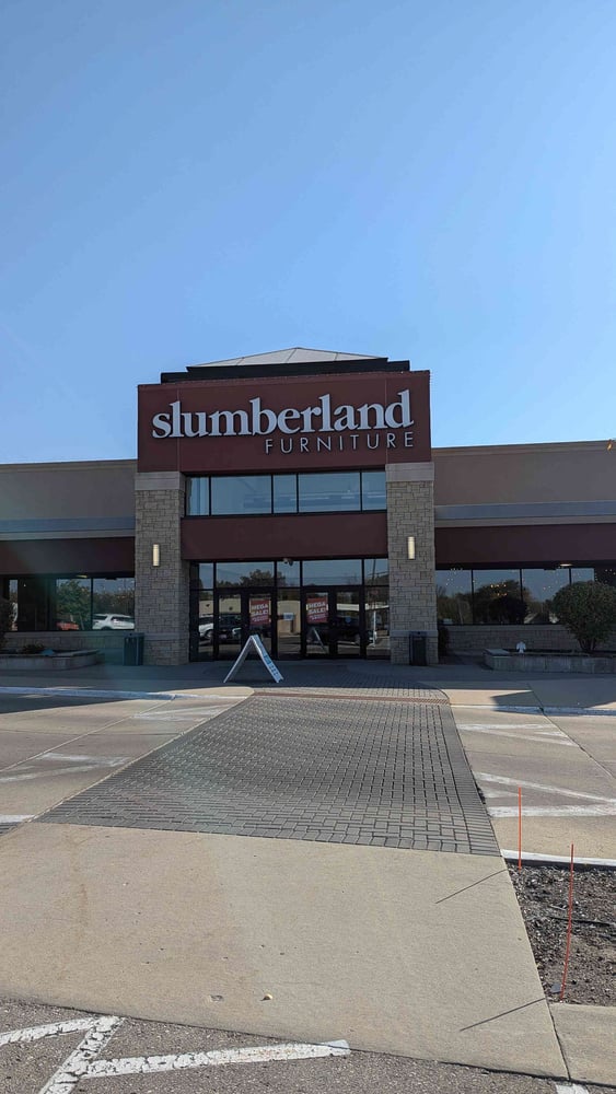 Cedar Falls Slumberland Furniture storefront