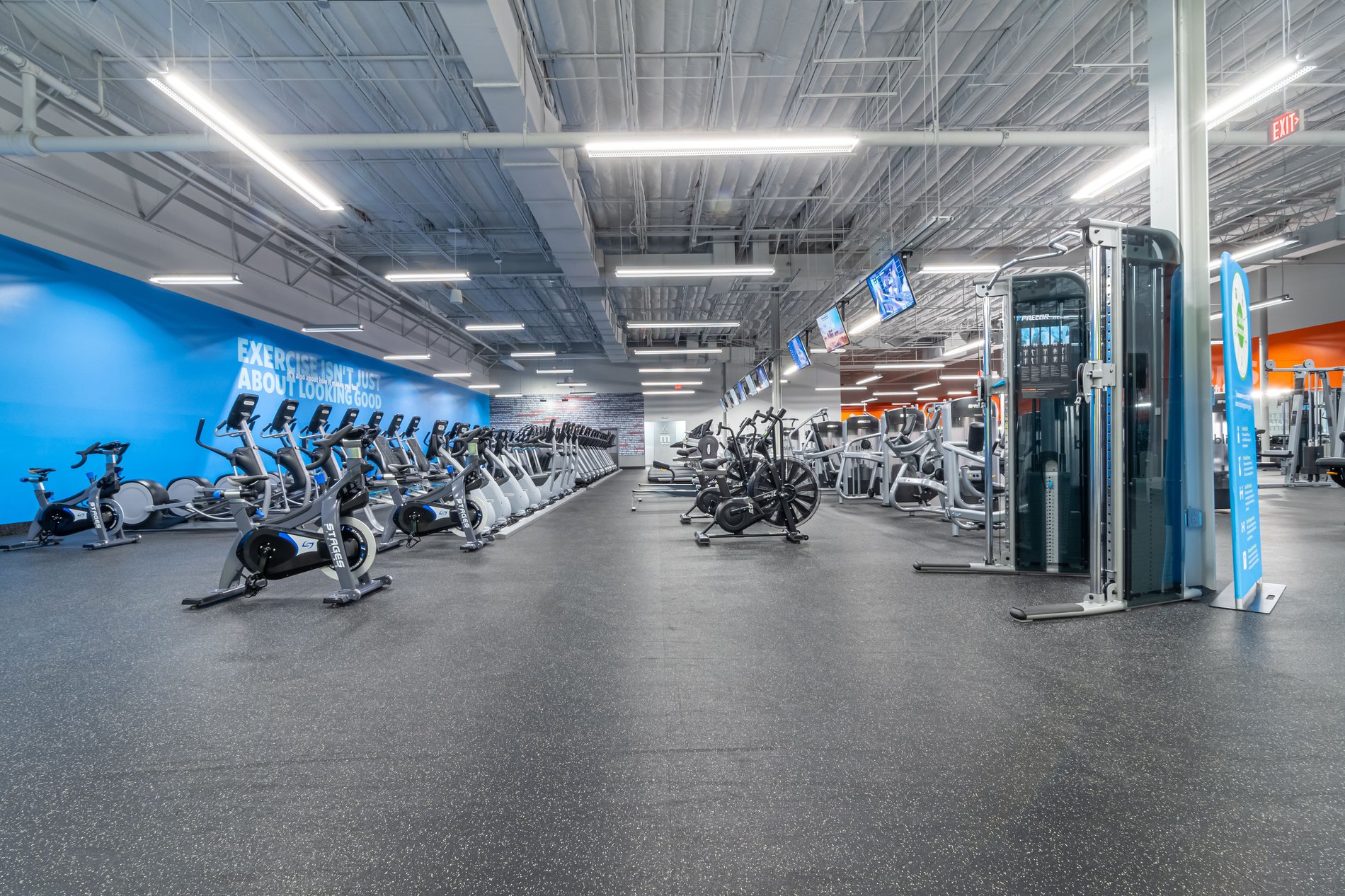 Gym & Fitness Center in Hobby Blink Fitness Houston, TX