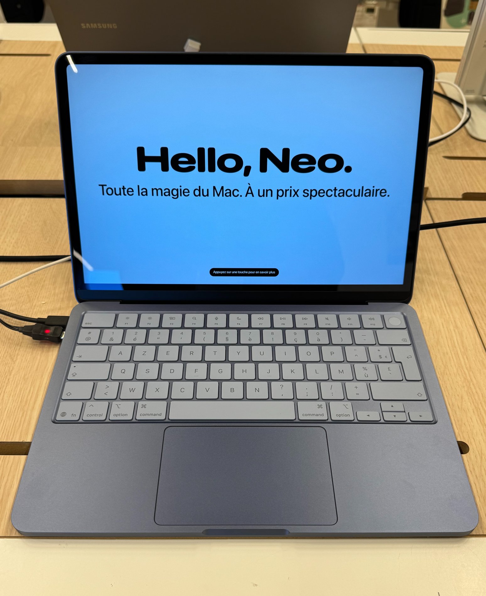 MacBook Néo à Boulanger Bordeaux Lac