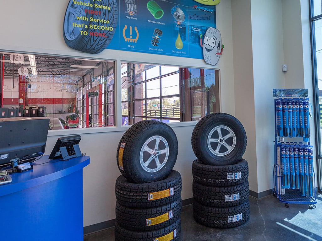 Tire Discounters Taylorsville Rd tires, alignment, brakes, autoglass in Louisville, KY