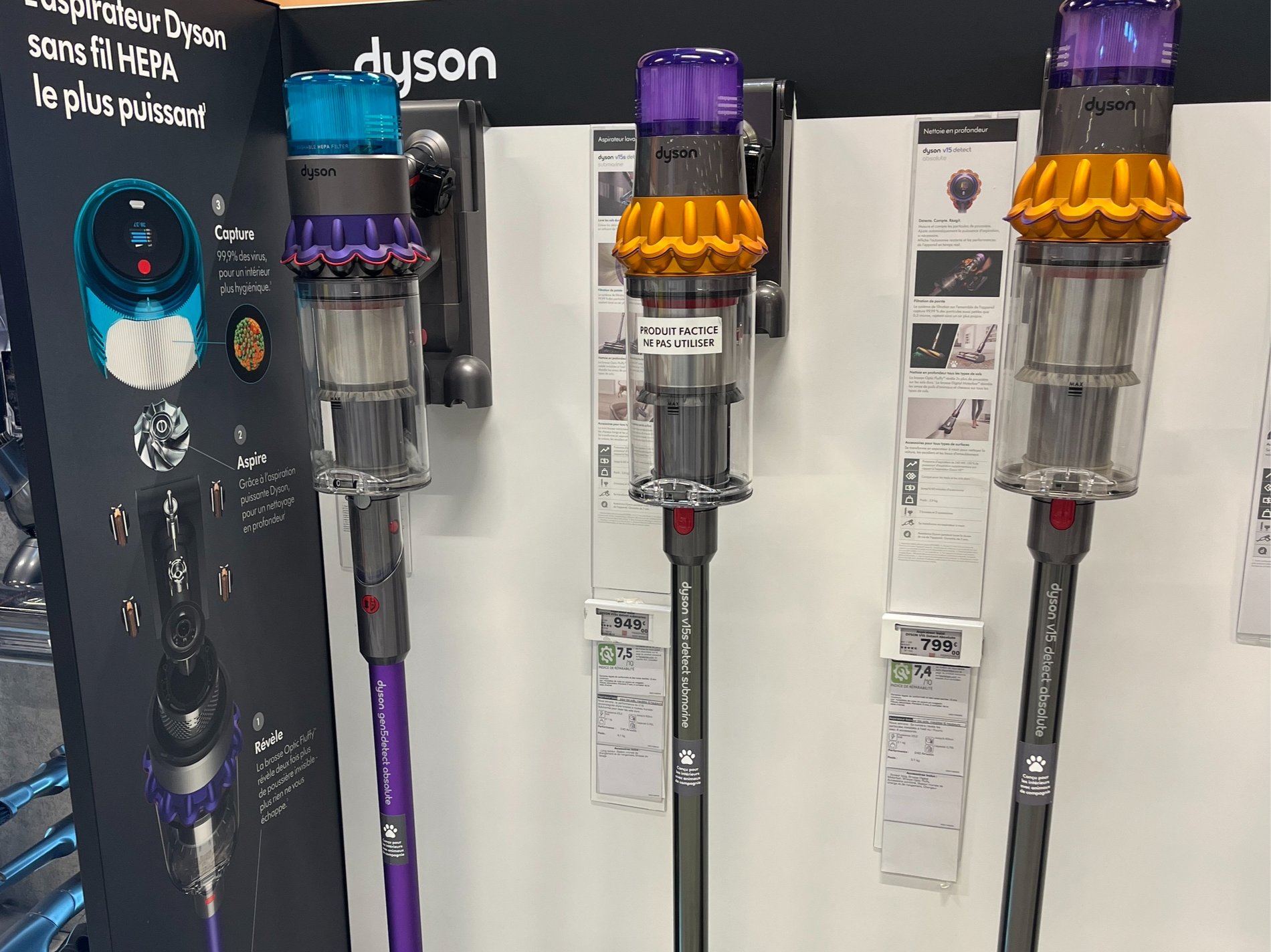 Aspirateur balai Dyson du magasin Boulanger Arras