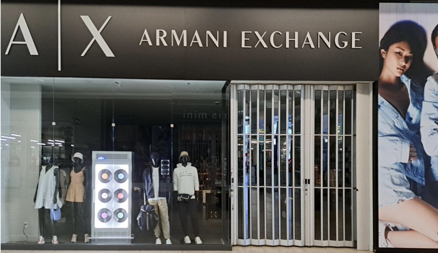 AX Armani Exchange Laval Le Carrefour in Laval | Armani Exchange