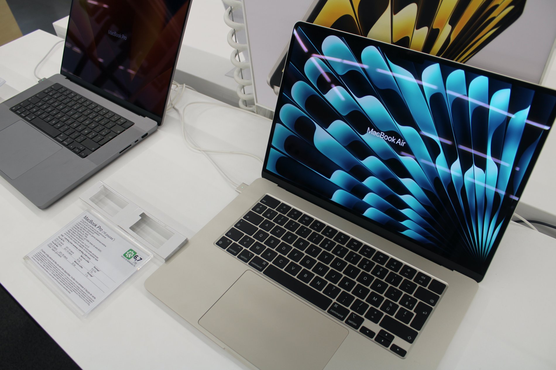 Macbook Air
Macbook Pro