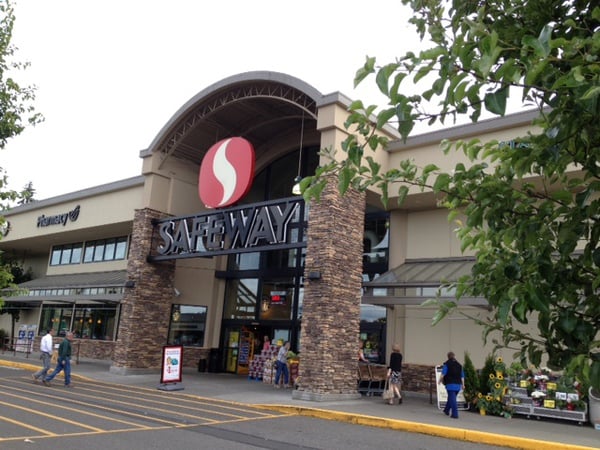 Safeway Store Front Picture at 1129 Harrison Ave in Centralia WA
